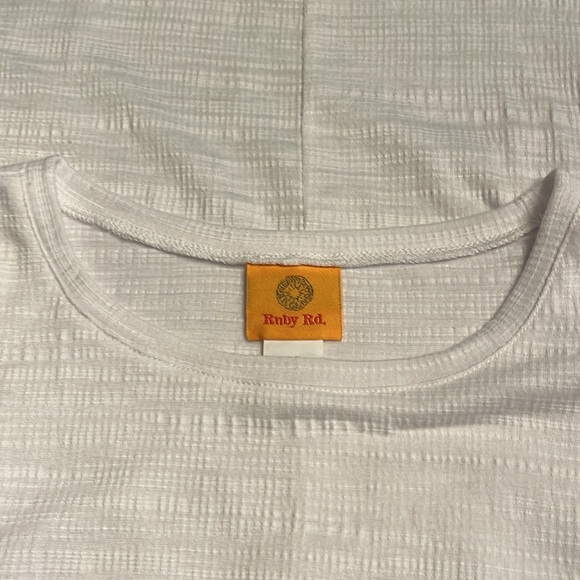 Ruby Rd. Lightweight white short sleeve top crochet on bell sleeves Size M NWT - Picture 7 of 9